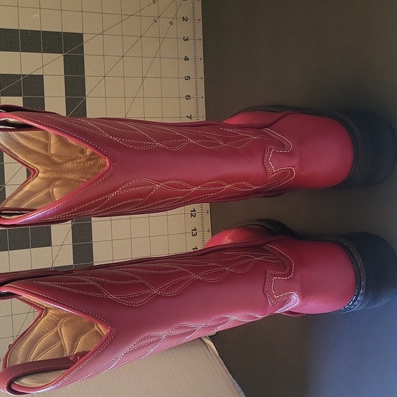 JOHN FLUEVOG "COWBOY HIGH" RED  BOOTS. WOMAN'S SIZE 9. EXCELLENT USED COND. - Picture 7 of 12